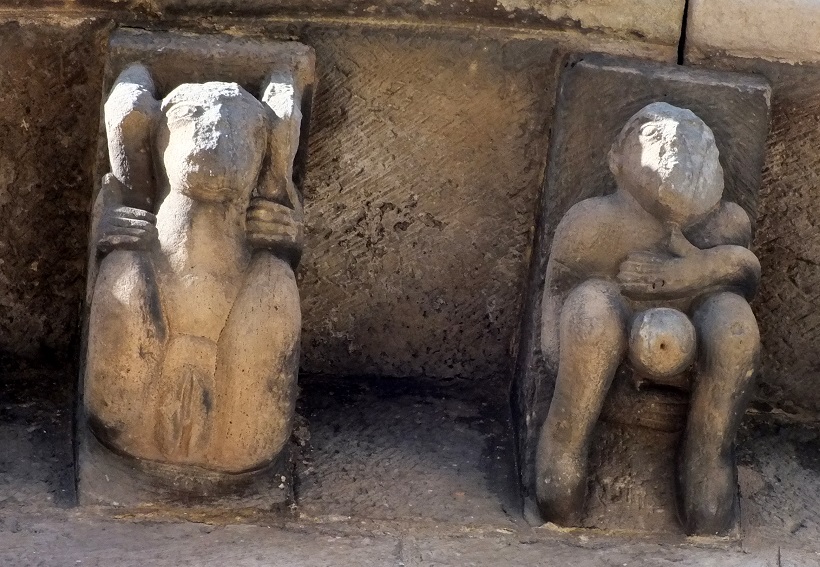 Detail of two figures in the collegiate church of San Pedro de Cervatos, 11th century, Spain. Source: Jcdelorge via Jot Down Cultural Magazine.
